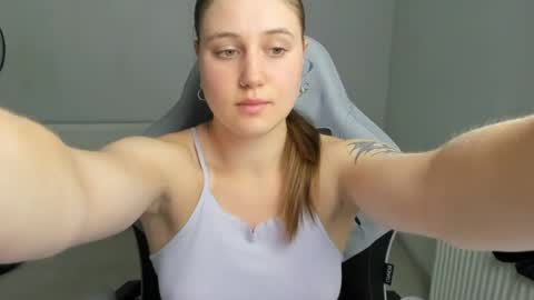 Snapshot of emma_sweettyy chatting on 07-05-26, 12:01 Emma online show from 07-05-26, 12:01
