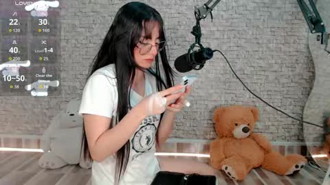 Snapshot of emma_unu chatting on 05-01-26, 03:00 Emma online show from 05-01-26, 03:00