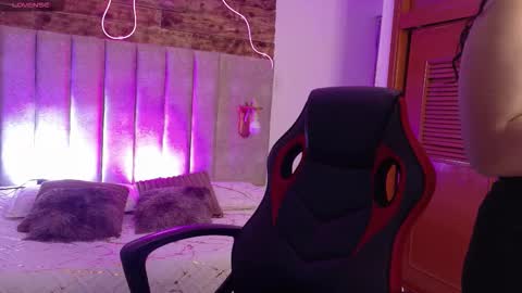 emma_visconti online show from 10-17-25, 12:30