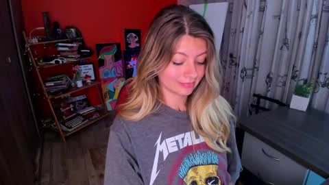 Snapshot of emmaa_hostt chatting on 02-14-25, 01:23 Ema .l. online show from 02-14-25, 01:23