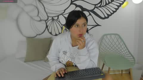  Emma  online show from 04-15-26, 07:54