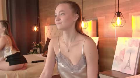 Snapshot of emmacamm chatting on 10-19-25, 09:43 EmmaCamm online show from 10-19-25, 09:43