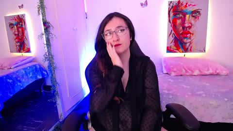 Emma Claire online show from 09-09-25, 10:09