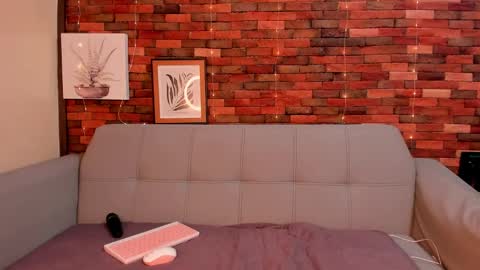 Emma online show from 01-31-25, 03:33