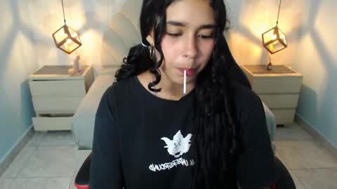 Snapshot of emmacooper2 chatting on 11-14-25, 09:24 online show from 11-14-25, 09:24