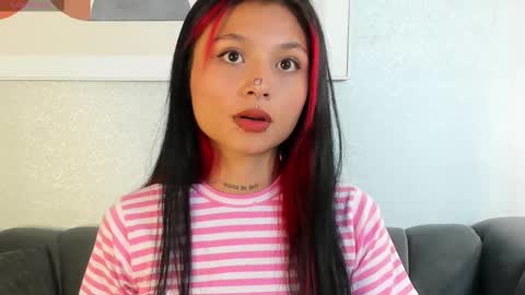 Snapshot of emmaduff_ chatting on 10-14-25, 11:55 online show from 10-14-25, 11:55