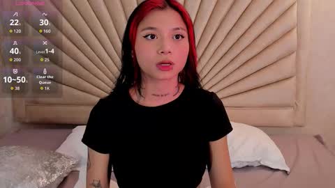 Snapshot of emmaduff_ chatting on 11-28-25, 11:35 online show from 11-28-25, 11:35