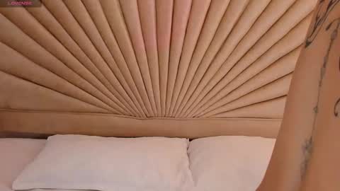 Snapshot of emmaduff_ chatting on 12-02-25, 11:48 online show from 12-02-25, 11:48