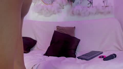 Snapshot of emmaduque chatting on 04-06-26, 10:00 Emma Duque online show from 04-06-26, 10:00