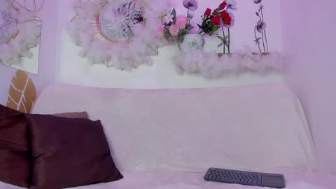 Snapshot of emmaduque chatting on 04-24-26, 04:53 Emma Duque online show from 04-24-26, 04:53