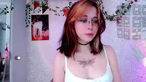 Snapshot of emmae__ chatting on 02-20-26, 08:05 Emma online show from 02-20-26, 08:05