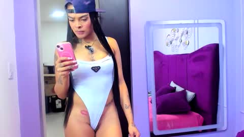 Snapshot of emmaebony_ chatting on 02-23-26, 02:25 emmaebony_ online show from 02-23-26, 02:25