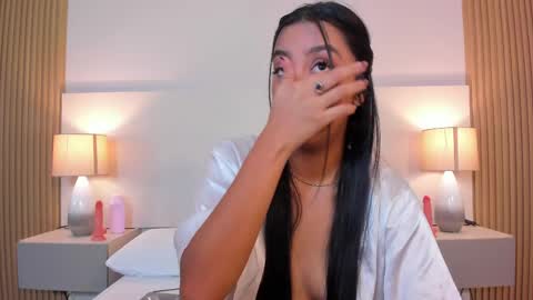 emmaespencer  online show from 05-09-26, 11:48