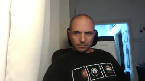 Ariel online show from 12-18-24, 08:57