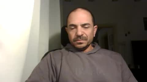 Ariel online show from 02-10-25, 03:35