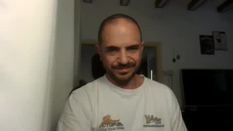 Ariel online show from 09-11-25, 04:12