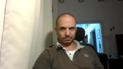 Ariel online show from 12-15-25, 03:38