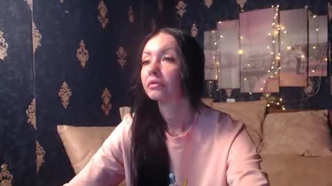 Snapshot of emmagoldx chatting on 11-04-25, 08:19 EmmaGoldX online show from 11-04-25, 08:19