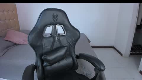 Snapshot of emmagrace99 chatting on 12-06-24, 09:13 Jennifer online show from 12-06-24, 09:13