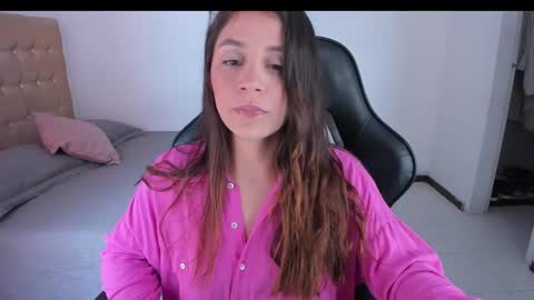 Snapshot of emmagrace99 chatting on 12-15-24, 08:36 Jennifer online show from 12-15-24, 08:36