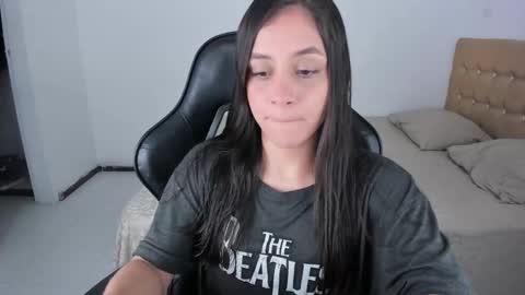 Snapshot of emmagrace99 chatting on 10-20-25, 02:34 Jennifer online show from 10-20-25, 02:34