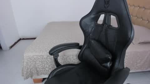 Jennifer online show from 03-18-26, 09:40