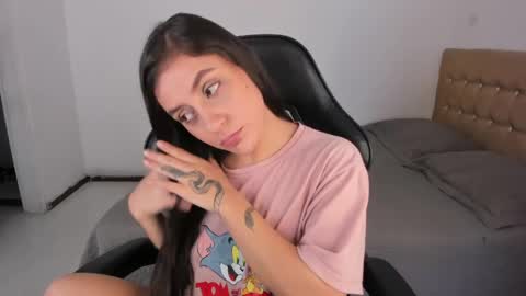 Jennifer online show from 04-15-26, 11:39