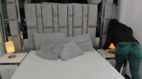 EMMA HILL online show from 05-06-26, 10:53