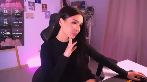 Snapshot of emmakeam_ chatting on 12-04-24, 06:33 Emma online show from 12-04-24, 06:33