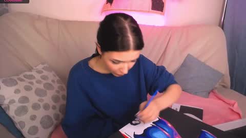 Snapshot of emmakeam_ chatting on 01-17-25, 09:39 Emma online show from 01-17-25, 09:39