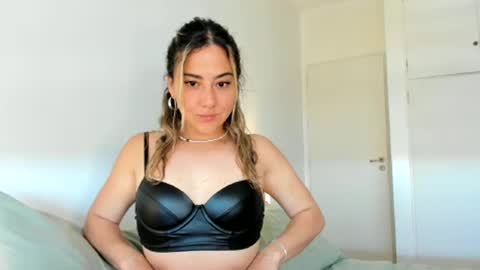 emmakj_ online show from 10-20-25, 04:51