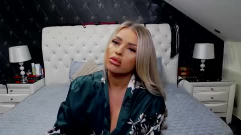 Emma Mavis online show from 05-04-26, 05:58