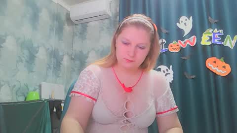 Snapshot of emmamelody944534 chatting on 10-25-25, 10:37 emmamelody online show from 10-25-25, 10:37