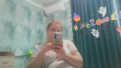 Snapshot of emmamelody944534 chatting on 11-01-25, 09:00 emmamelody online show from 11-01-25, 09:00