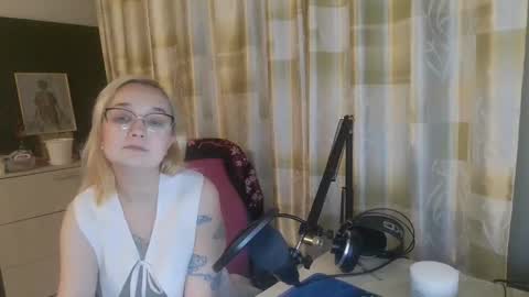 emmanoir_ online show from 02-26-25, 04:03