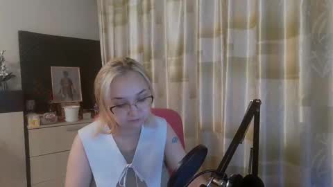 emmanoir_ online show from 02-27-25, 04:10