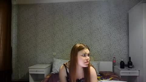 Snapshot of emmarose699 chatting on 07-28-26, 03:32 EmmaRosse online show from 07-28-26, 03:32