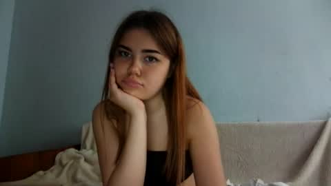 Snapshot of emmarose699 chatting on 08-02-26, 03:32 EmmaRosse online show from 08-02-26, 03:32
