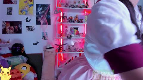 Snapshot of emmarosse11 chatting on 10-10-25, 06:29 Emma online show from 10-10-25, 06:29