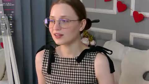 Snapshot of emmasagge chatting on 06-15-26, 06:48 Emma online show from 06-15-26, 06:48