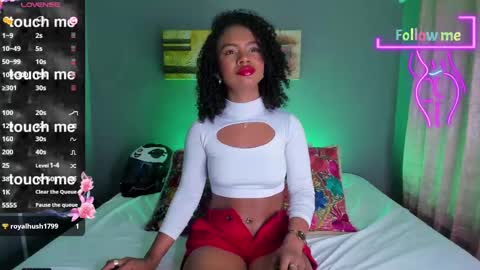 Snapshot of emmasmith06 chatting on 02-22-25, 05:35 Emma online show from 02-22-25, 05:35
