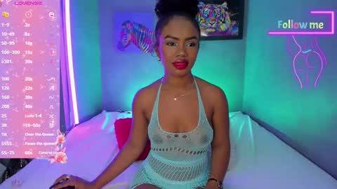 Snapshot of emmasmith06 chatting on 02-27-25, 05:36 Emma online show from 02-27-25, 05:36