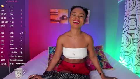 Snapshot of emmasmith06 chatting on 09-24-25, 05:49 Emma online show from 09-24-25, 05:49