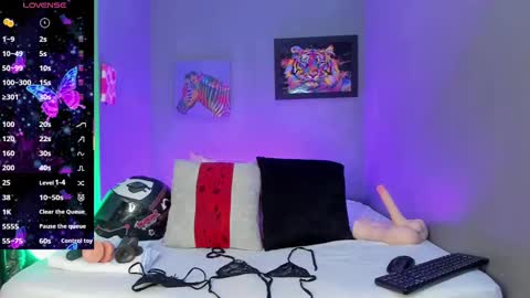 Snapshot of emmasmith06 chatting on 10-02-25, 05:42 Emma online show from 10-02-25, 05:42