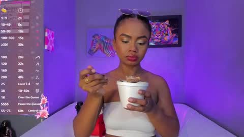 Snapshot of emmasmith06 chatting on 10-22-25, 05:24 Emma online show from 10-22-25, 05:24