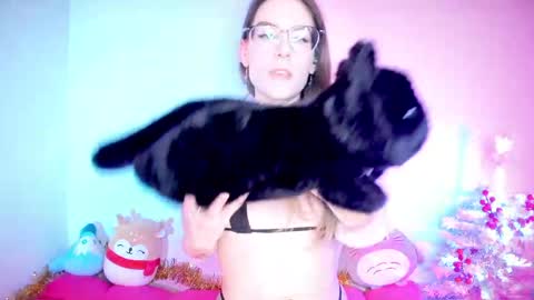 Snapshot of emmaterrestrial chatting on 03-29-26, 01:44 RH-NEGATIVE GREEN-EYED BAELIEN online show from 03-29-26, 01:44