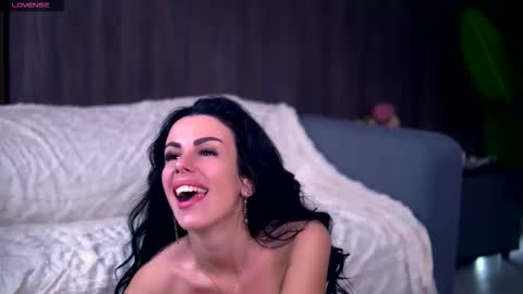 Emma online show from 12-19-25, 09:11