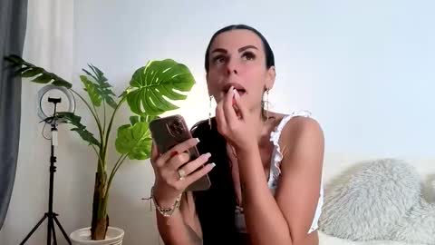 Emma online show from 02-06-26, 08:34