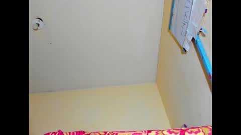 Snapshot of emmawuilian chatting on 01-19-25, 03:53 hi im emmalina welcome to your happy place online show from 01-19-25, 03:53