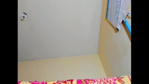 Snapshot of emmawuilian chatting on 01-29-25, 04:30 hi im emmalina welcome to your happy place online show from 01-29-25, 04:30